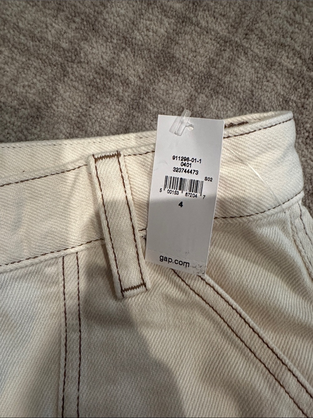 NWT. GAP Women's Cargo Barrel Jeans - Cream - Picture 8 of 8